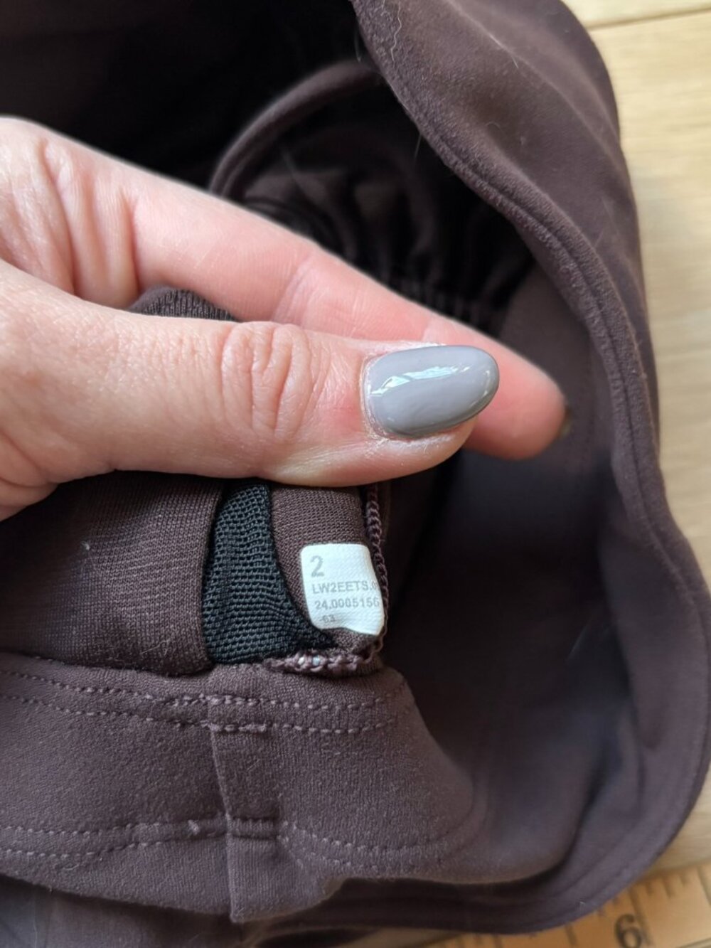 Lululemon Nulu Strappy V-Neck Bra Light Support A/B Cup Espresso Size 2